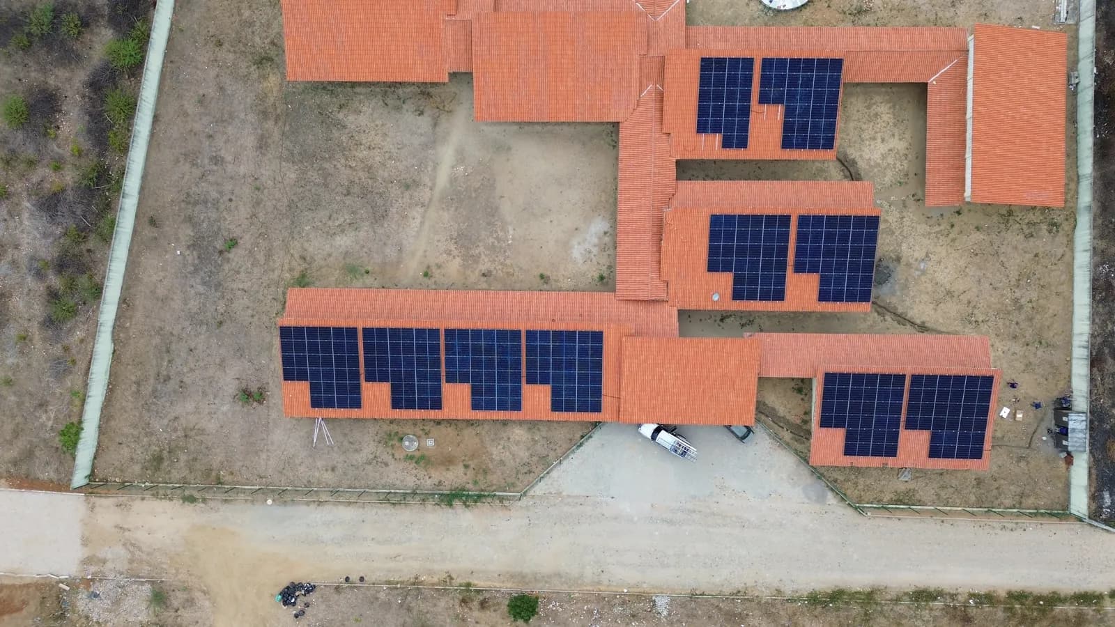 Escola Francisco José – sistema fotovoltaico finalizado, Canindé – CE