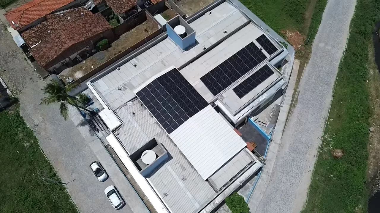 Creche Eusa Berlamino – vista aérea do sistema fotovoltaico, Guarabira – PB